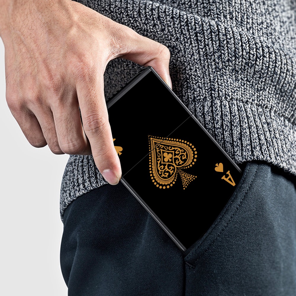 Bật lửa kiêm hộp thuốc hình lá bài đen để được 20 điếu thuốc sạc điện